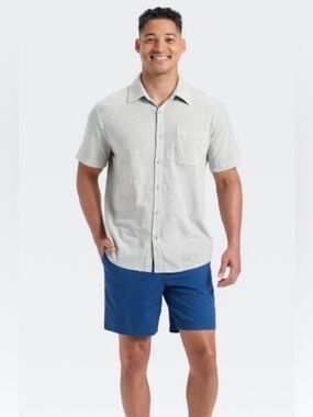 nwt-Men’s Classic slub, button-down 
charcoal gray shirt
Short sleeve